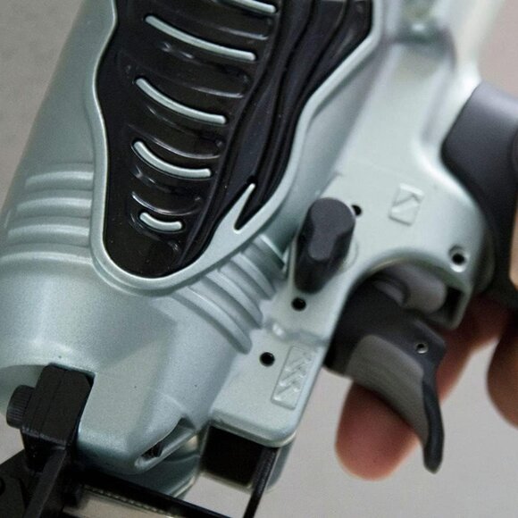 NEW Metabo HPT 16 Gauge Finish Nailer | NT65M2S | 1" to 2-1/2" Finish Nails - Picture 2 of 7